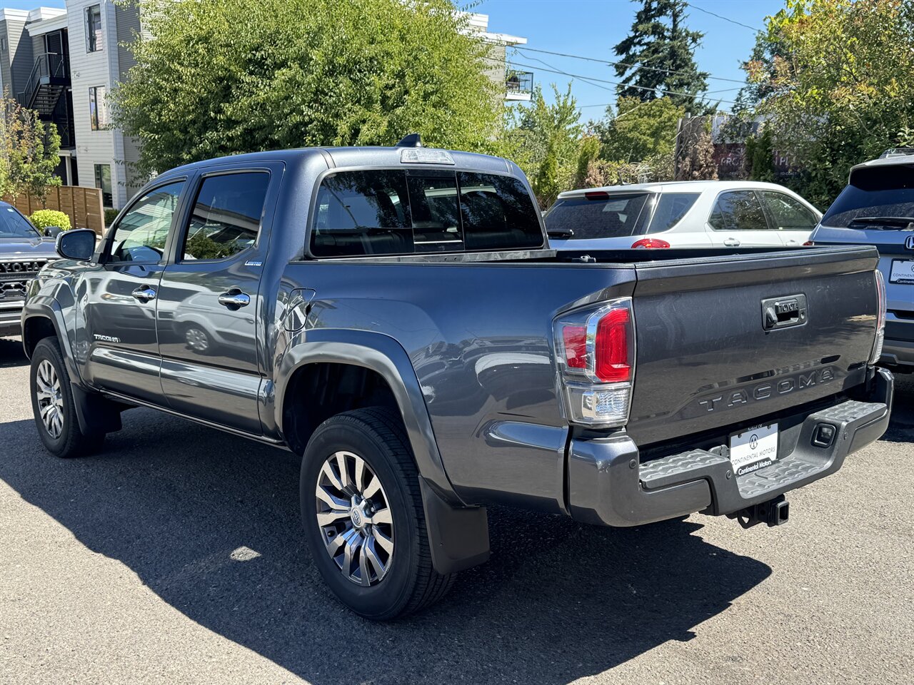 2022 Toyota Tacoma Limited   - Photo 10 - Portland, OR 97211