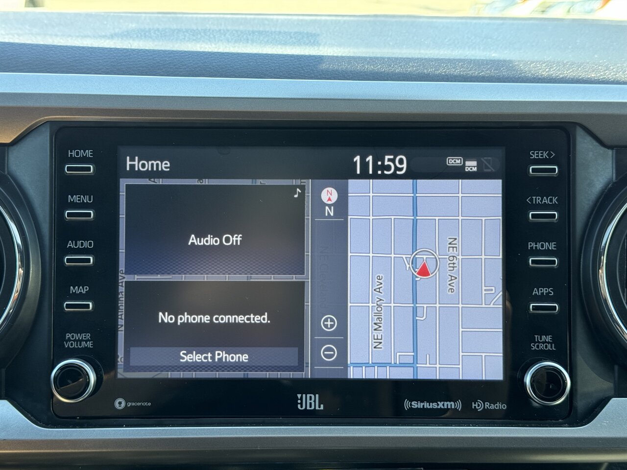 2022 Toyota Tacoma Limited   - Photo 20 - Portland, OR 97211