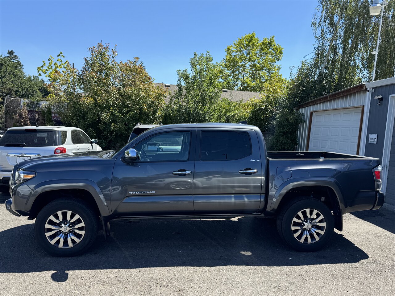 2022 Toyota Tacoma Limited   - Photo 4 - Portland, OR 97211