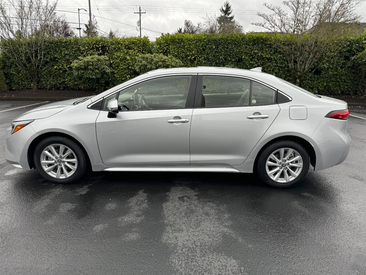 2024 Toyota Corolla Hybrid XLE 53/46 MPG   - Photo 4 - Portland, OR 97211