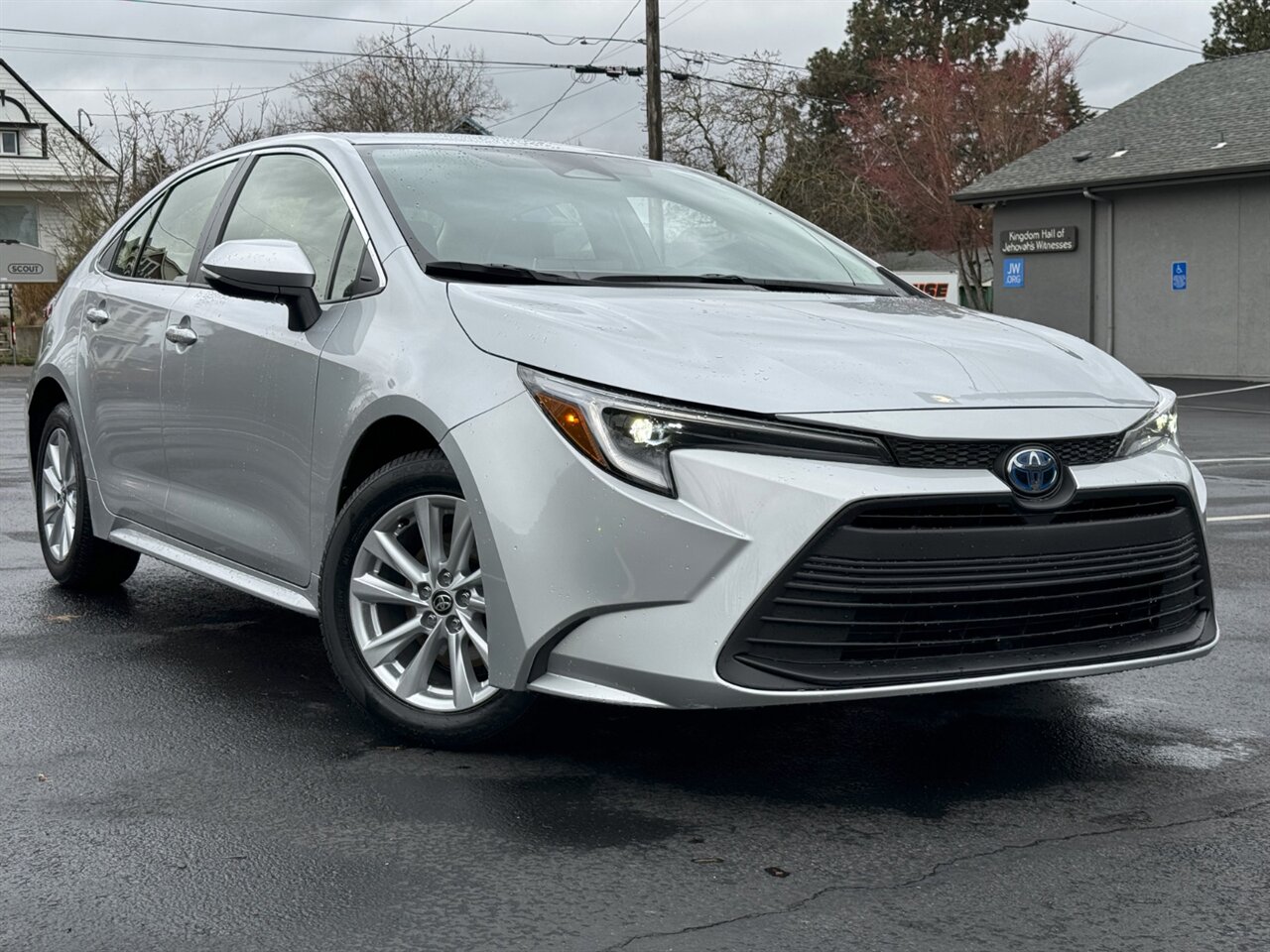 2024 Toyota Corolla Hybrid XLE 53/46 MPG   - Photo 1 - Portland, OR 97211