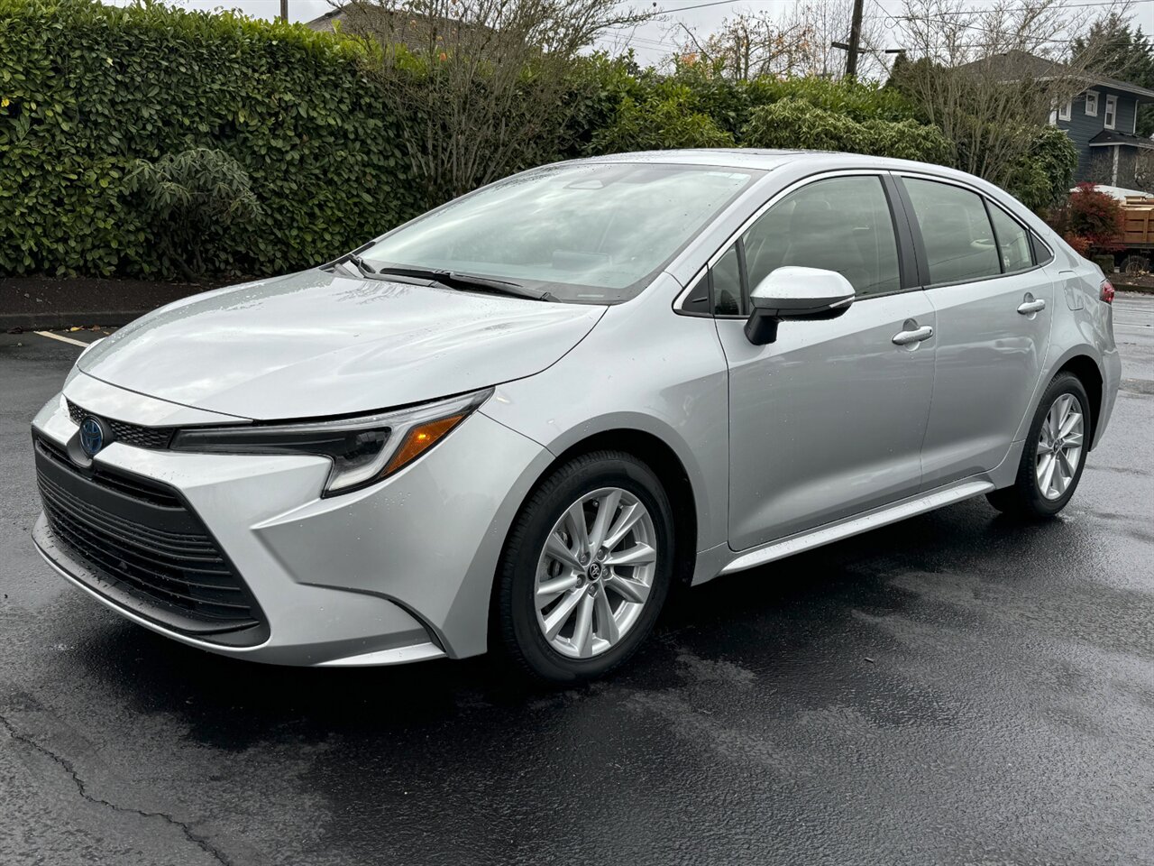 2024 Toyota Corolla Hybrid XLE 53/46 MPG   - Photo 3 - Portland, OR 97211