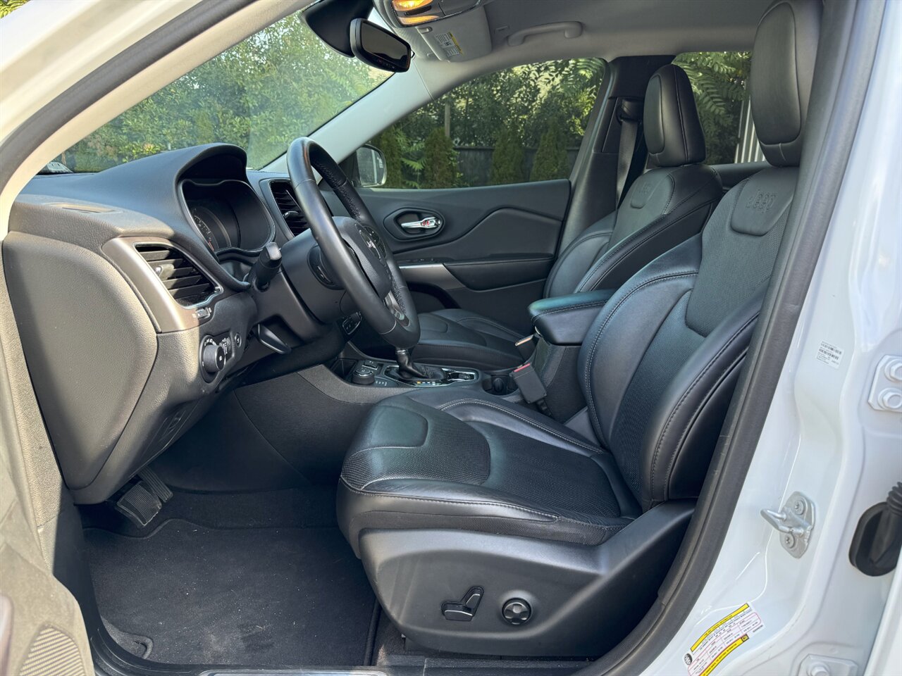 2019 Jeep Cherokee Limited 4X4 BLIND SPOT LEATHER   - Photo 10 - Portland, OR 97211