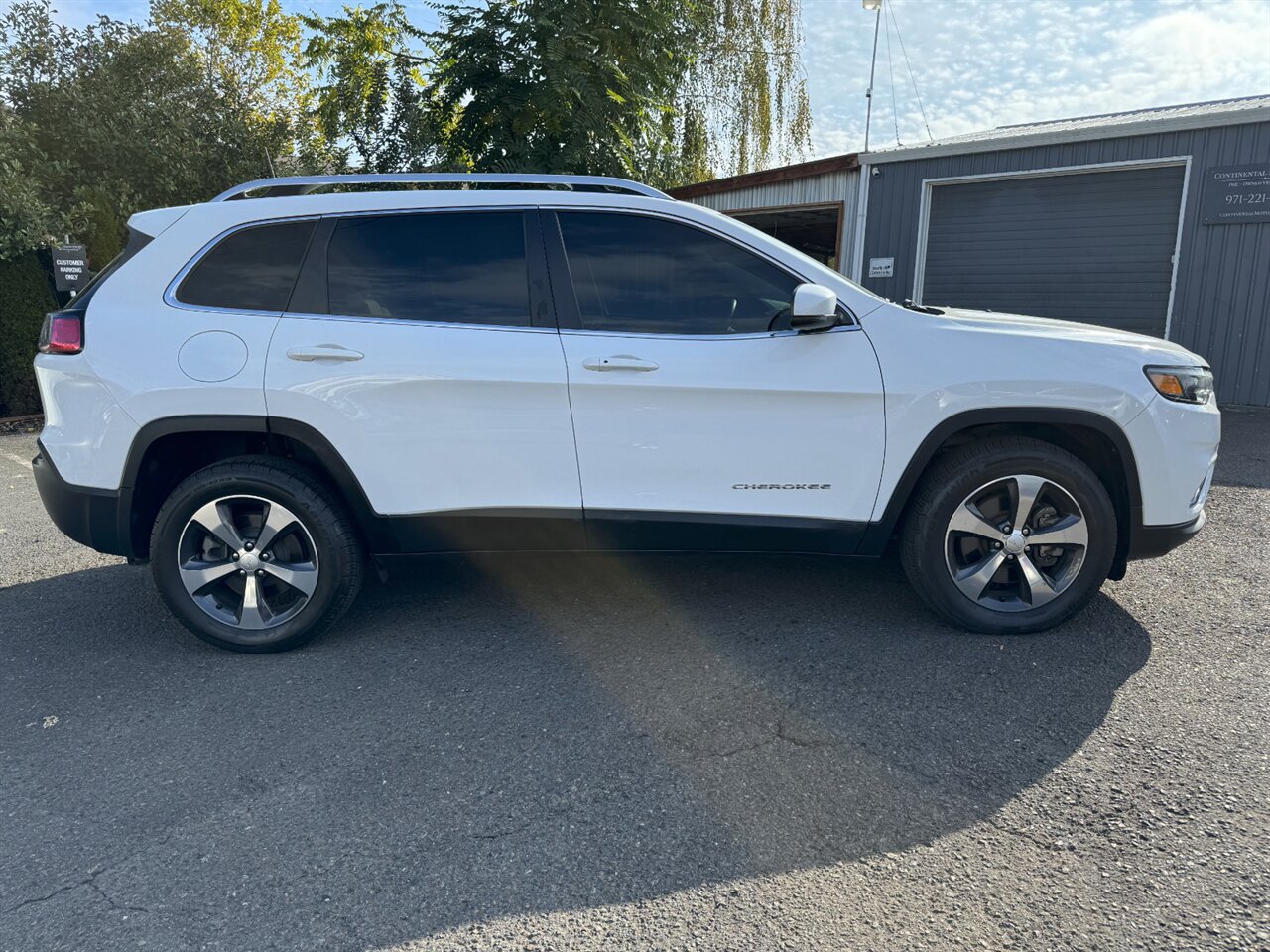 2019 Jeep Cherokee Limited 4X4 BLIND SPOT LEATHER   - Photo 6 - Portland, OR 97211