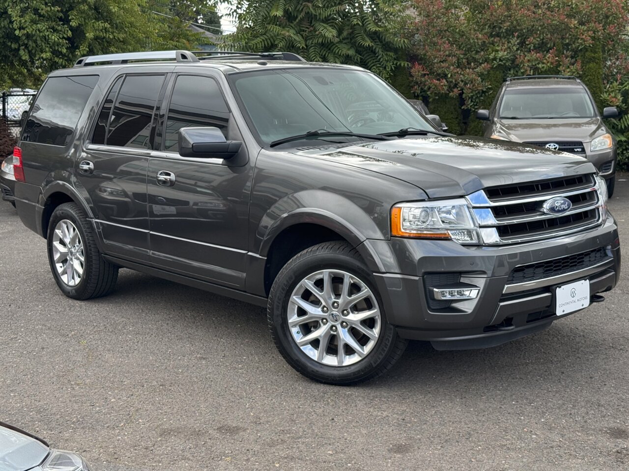 2017 Ford Expedition Limited 4x4 ECOBOOST APPLE CARPLAY - Photo 1 - Portland, OR 97211