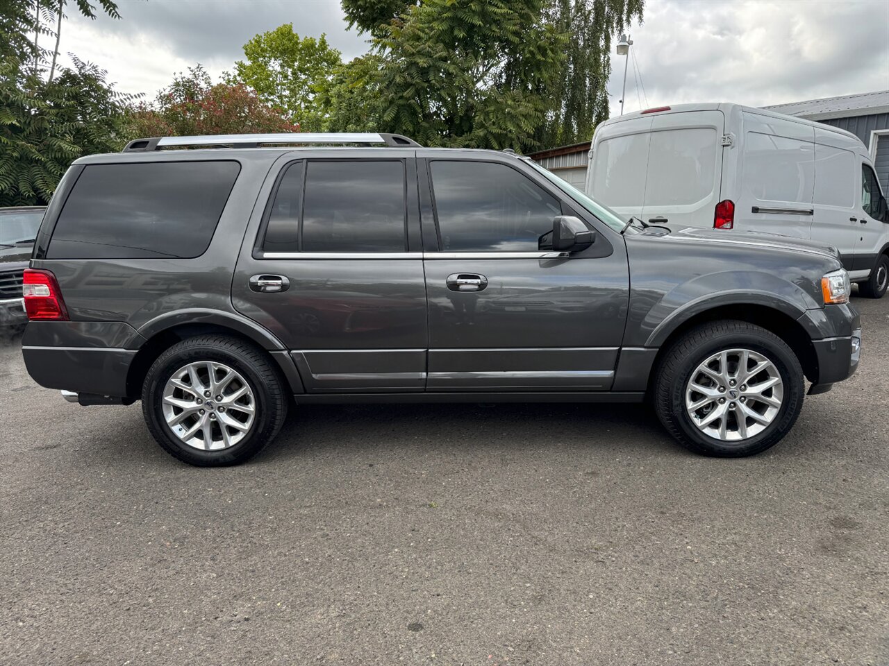 2017 Ford Expedition Limited 4x4 ECOBOOST APPLE CARPLAY - Photo 7 - Portland, OR 97211