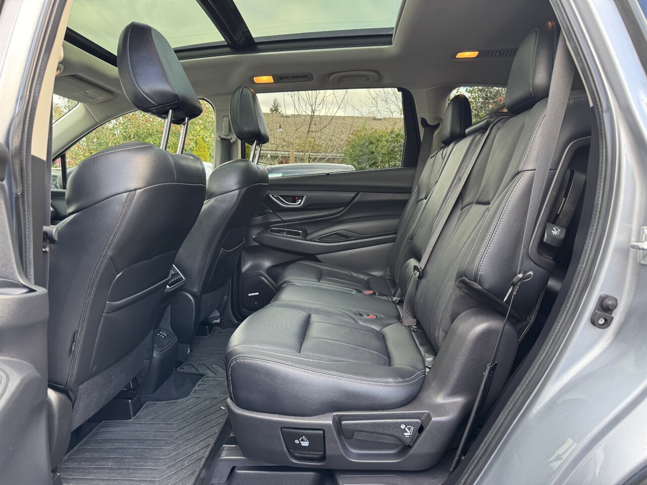 2024 Subaru Ascent Limited 8-Passenger LOADED   - Photo 13 - Portland, OR 97211