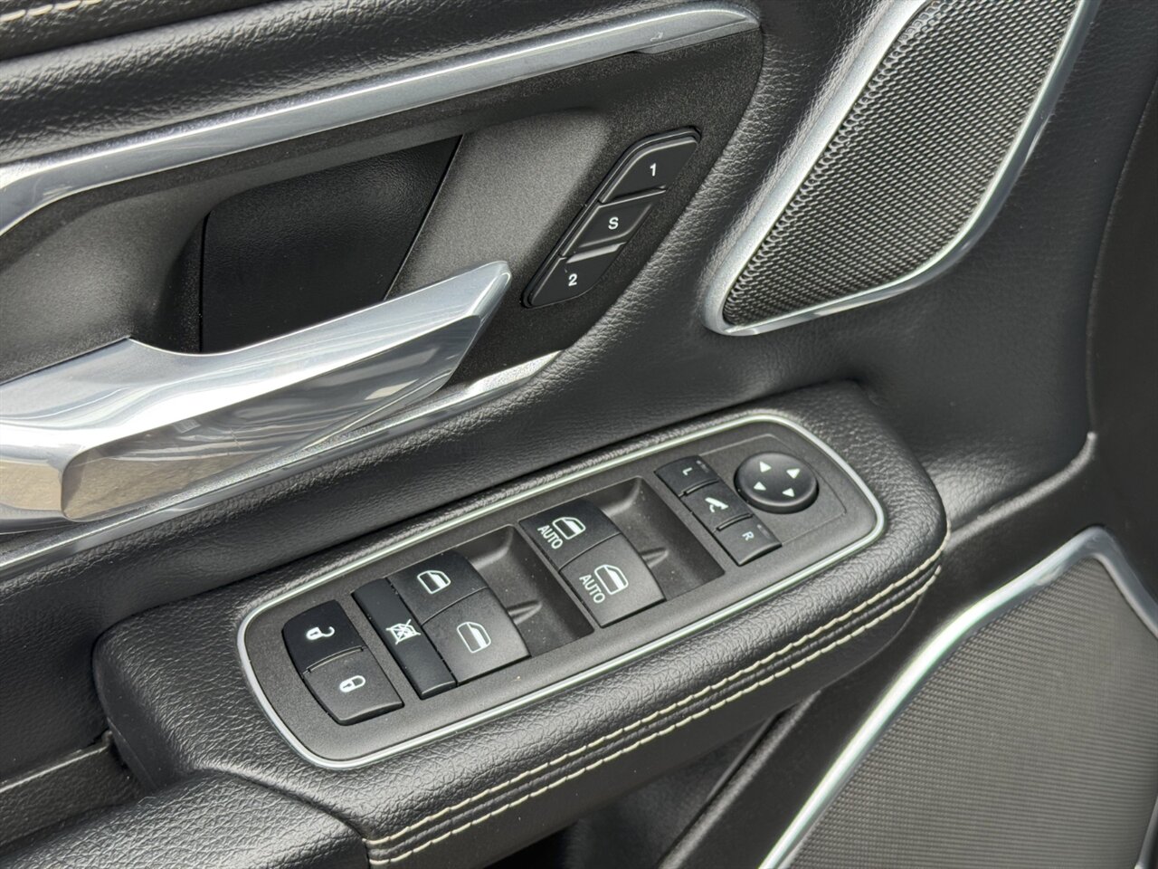 2022 RAM 1500 Laramie 4WD   - Photo 21 - Portland, OR 97211