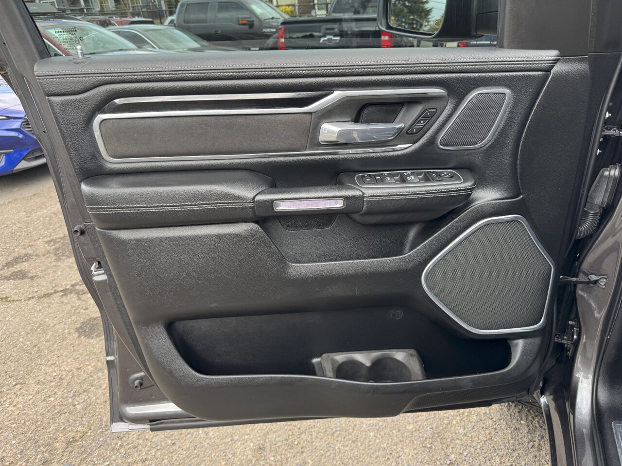 2022 RAM 1500 Laramie 4WD   - Photo 12 - Portland, OR 97211