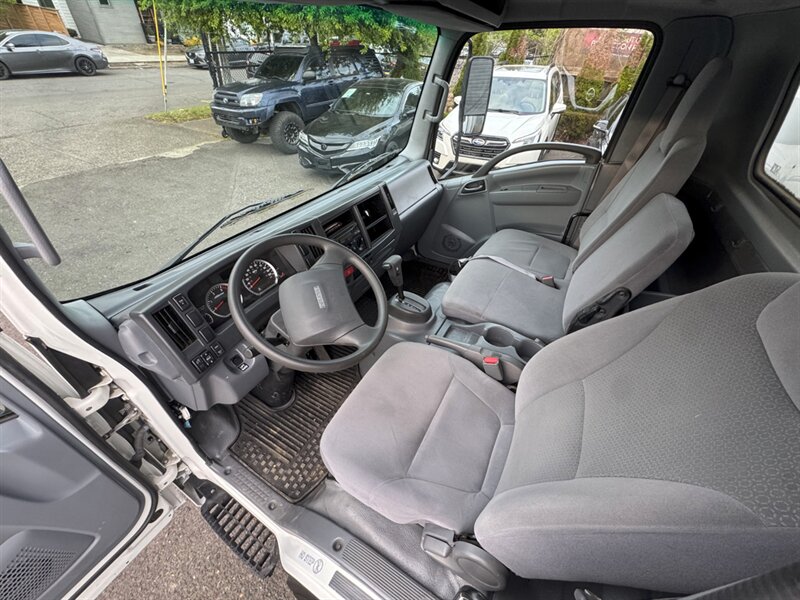 2021 Isuzu NQR LIFTGATE ONLY 37K MILES - DIESEL  