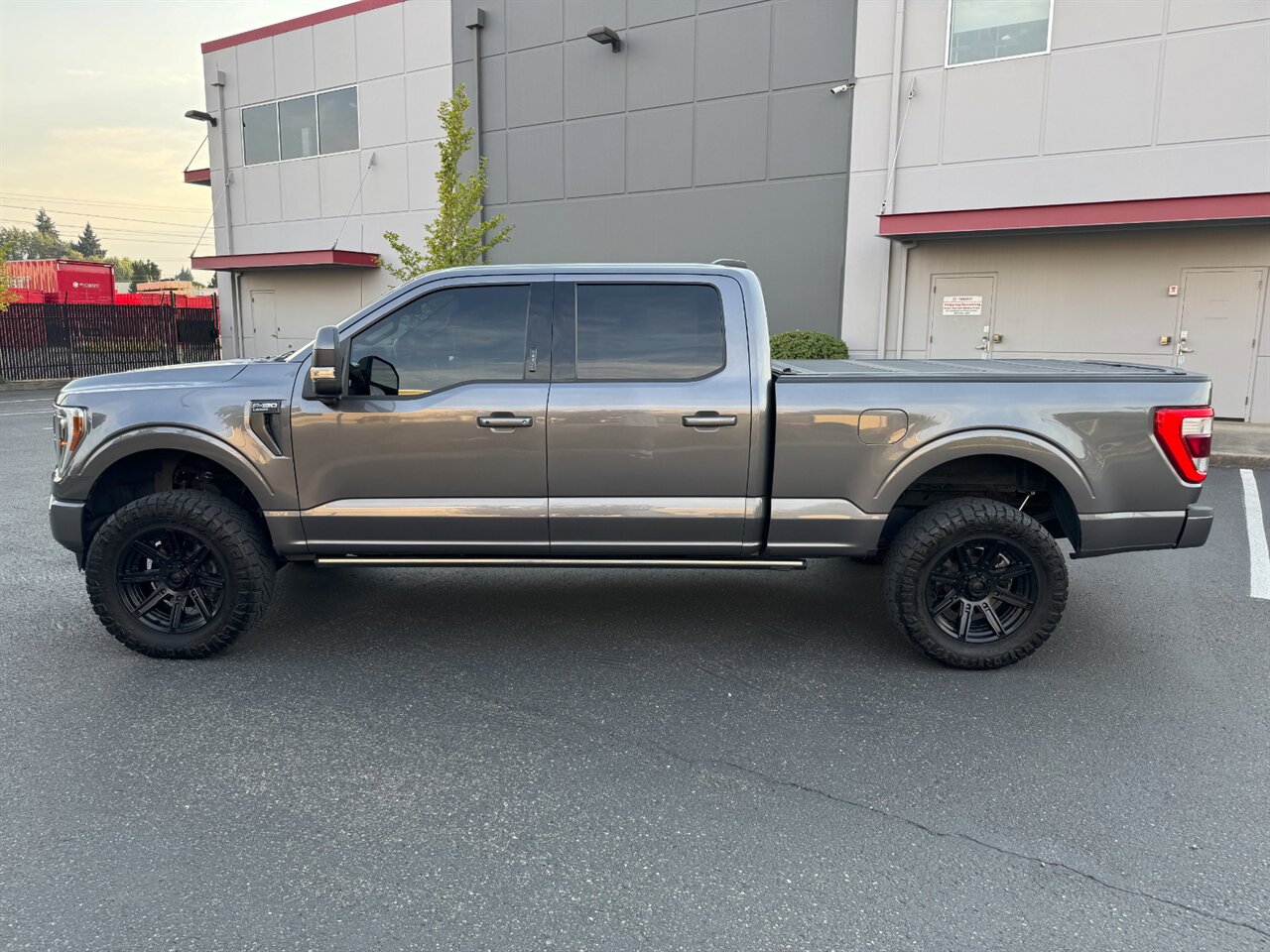 2021 Ford F-150 Lariat HYBRID LEVELED LOADED - Photo 4 - Portland, OR 97211