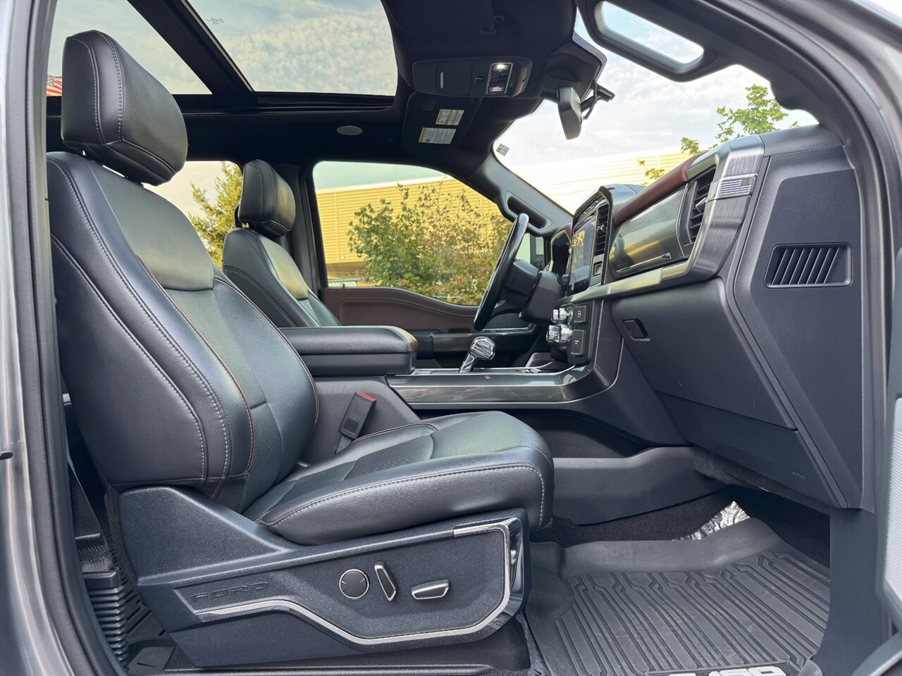 2021 Ford F-150 Lariat HYBRID LEVELED LOADED - Photo 19 - Portland, OR 97211