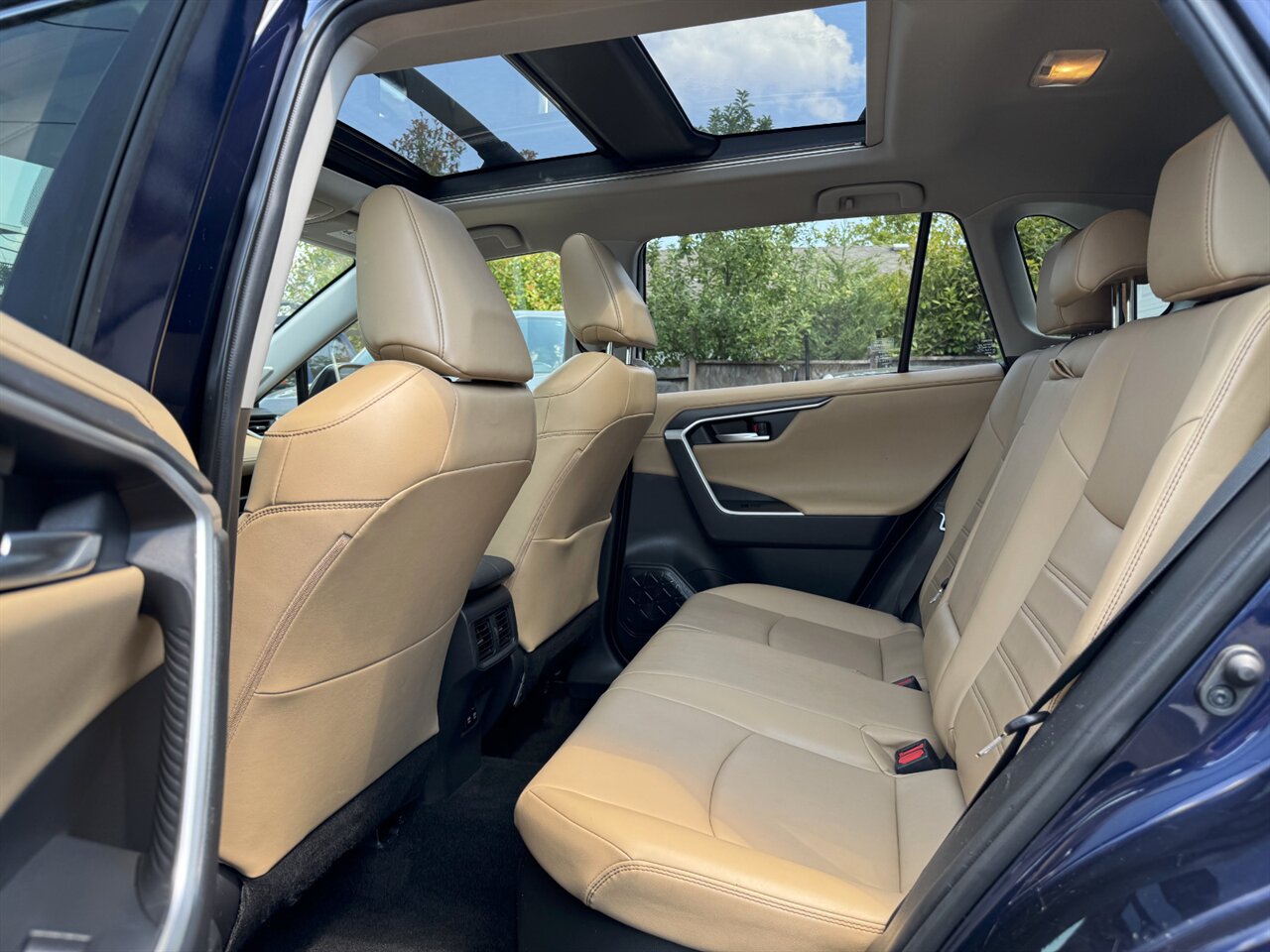 2019 Toyota RAV4 Hybrid Limited AWD HYBRID ADAPTIVE CRUISE   - Photo 12 - Portland, OR 97211