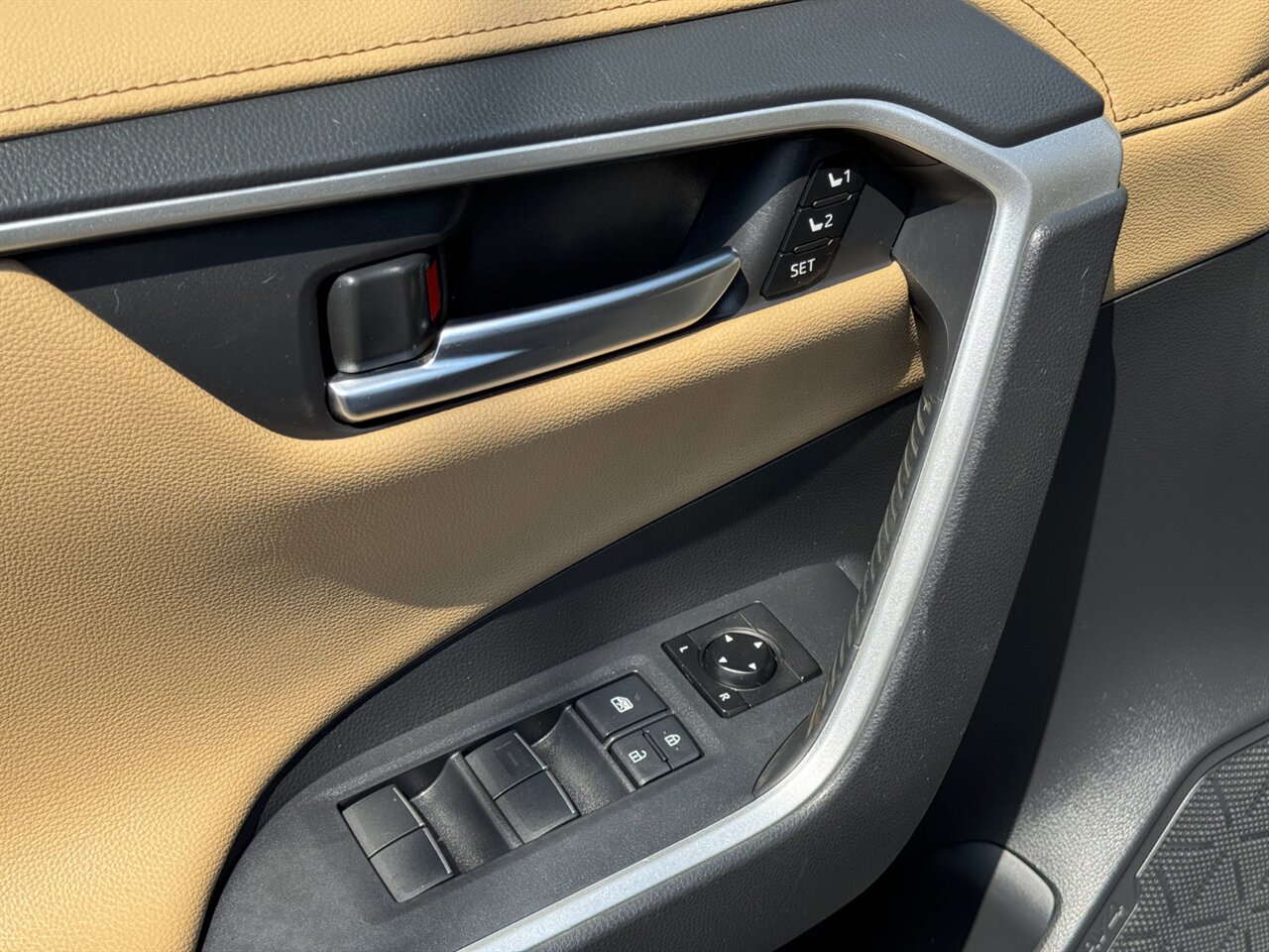 2019 Toyota RAV4 Hybrid Limited AWD HYBRID ADAPTIVE CRUISE   - Photo 20 - Portland, OR 97211