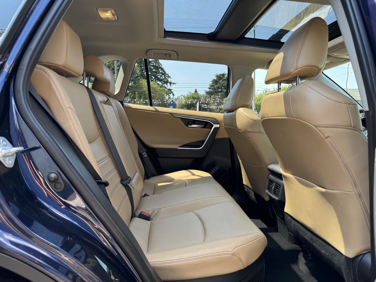 2019 Toyota RAV4 Hybrid Limited AWD HYBRID ADAPTIVE CRUISE   - Photo 16 - Portland, OR 97211