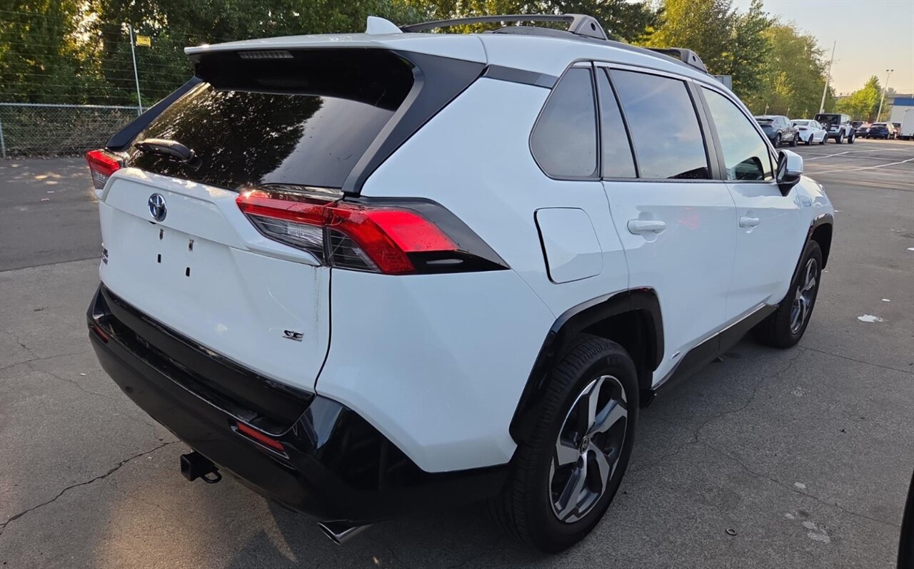 2021 Toyota RAV4 Prime SE AWD - 2500$ EV REBATE - Photo 4 - Portland, OR 97211
