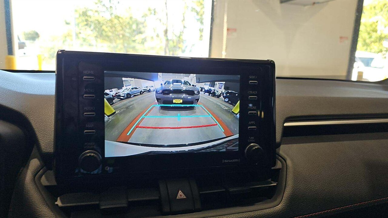 2021 Toyota RAV4 Prime SE AWD - 2500$ EV REBATE - Photo 11 - Portland, OR 97211