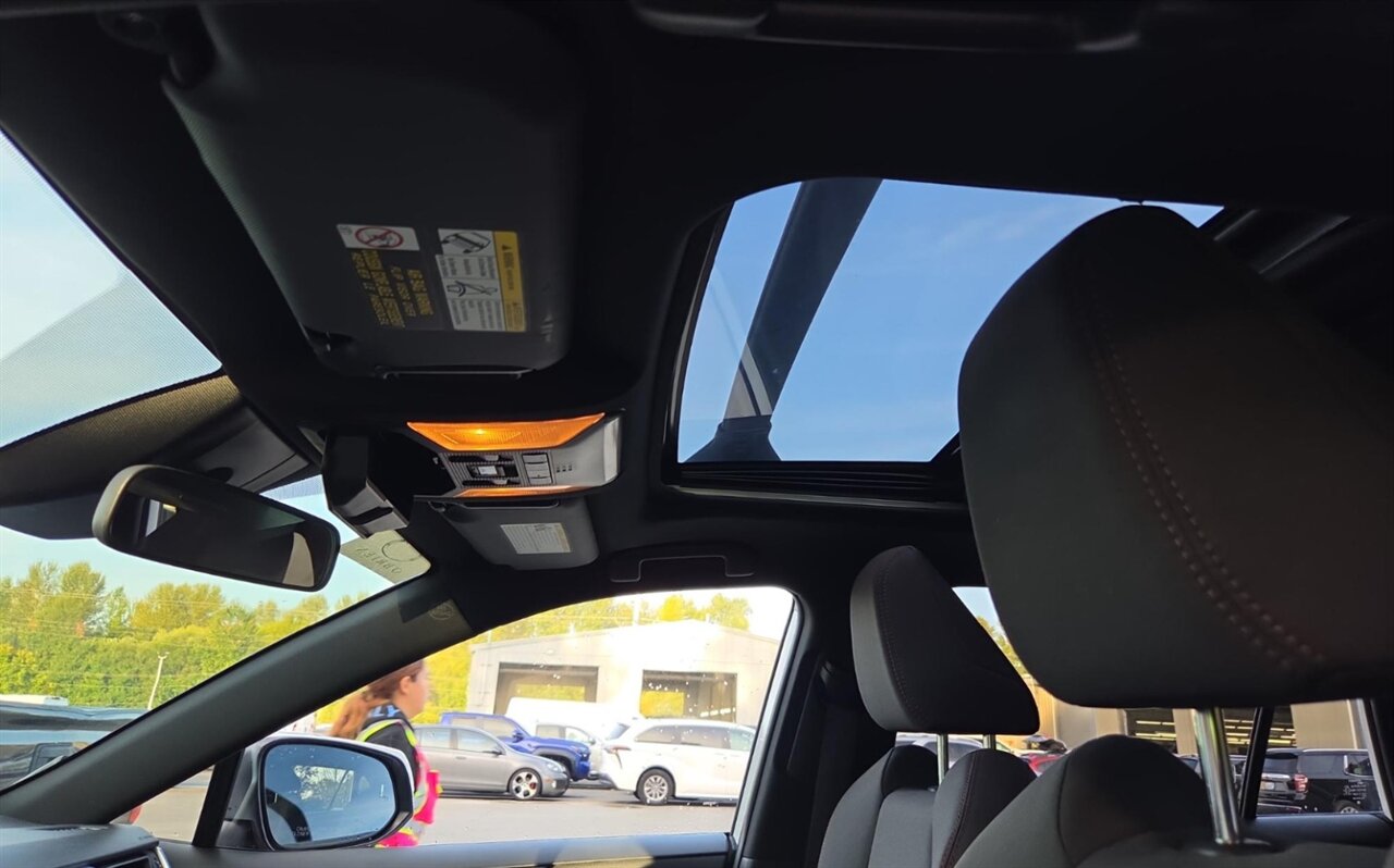 2021 Toyota RAV4 Prime SE AWD - 2500$ EV REBATE - Photo 7 - Portland, OR 97211