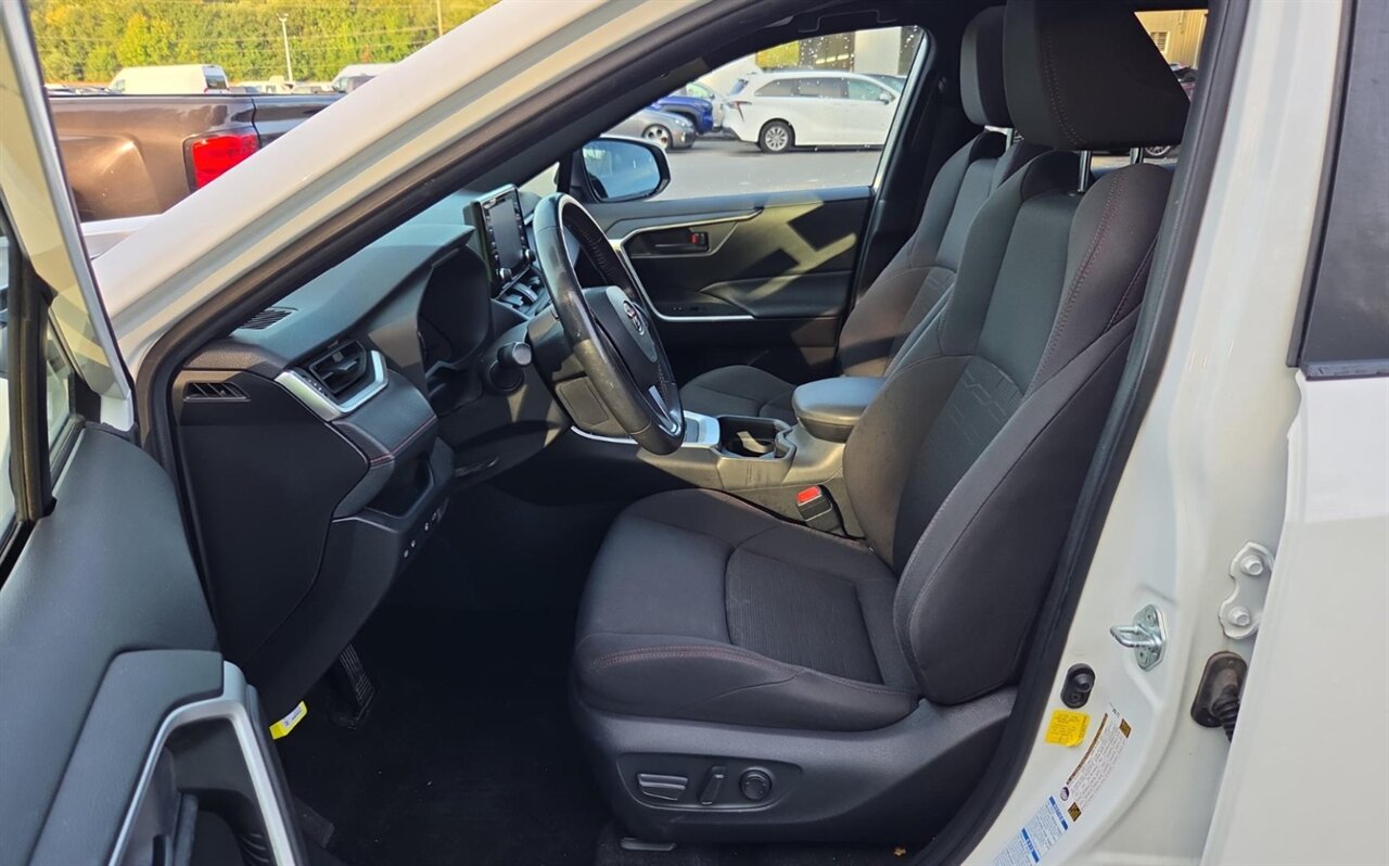 2021 Toyota RAV4 Prime SE AWD - 2500$ EV REBATE - Photo 6 - Portland, OR 97211