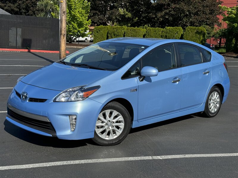 2015 Toyota Prius Plug-in Hybrid Advanced  