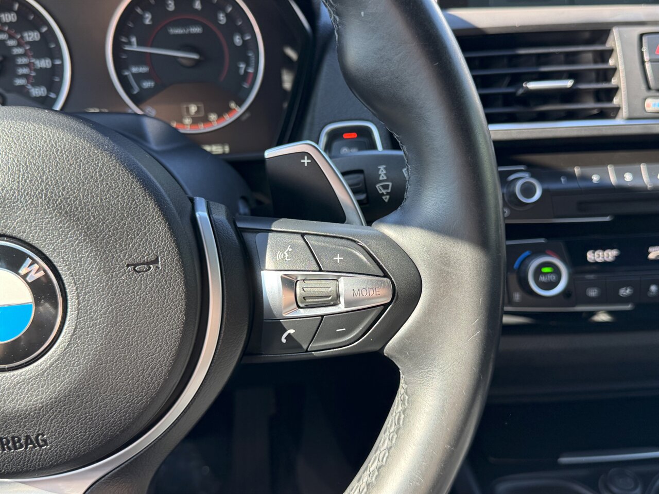 2015 BMW M235i CONVERTIBLE ONLY 41K MILES - Photo 21 - Portland, OR 97211
