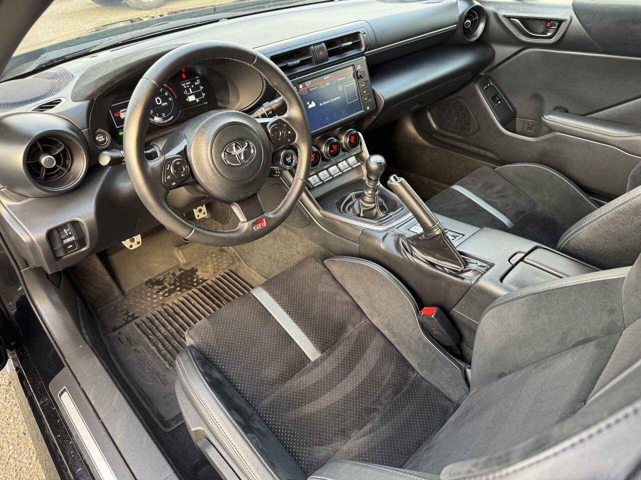 2024 Toyota GR86 Premium - Photo 2 - Portland, OR 97211