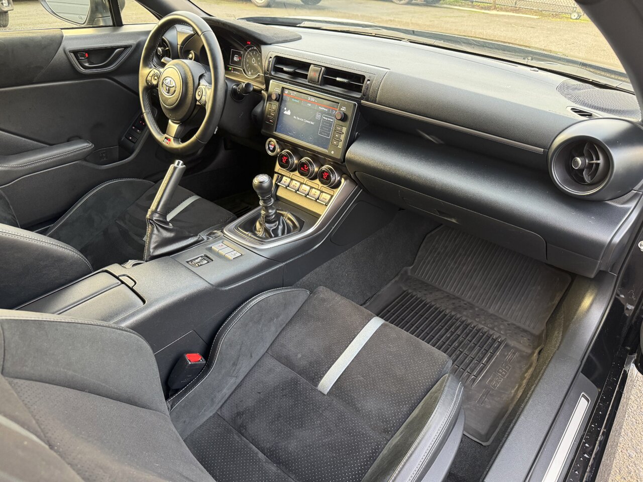 2024 Toyota GR86 Premium - Photo 16 - Portland, OR 97211