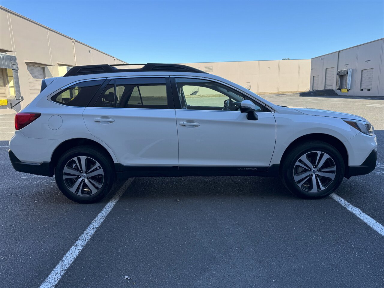 2019 Subaru Outback 2.5i Limited ADAPTIVE CRUISE-BLIS-BACKUP CAMERA   - Photo 6 - Portland, OR 97211