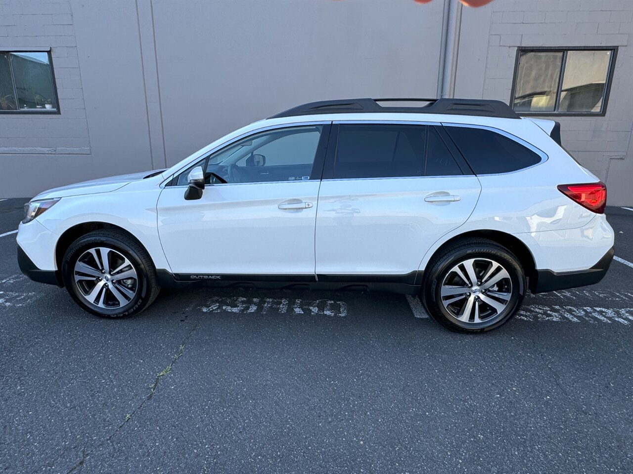 2019 Subaru Outback 2.5i Limited ADAPTIVE CRUISE-BLIS-BACKUP CAMERA   - Photo 3 - Portland, OR 97211