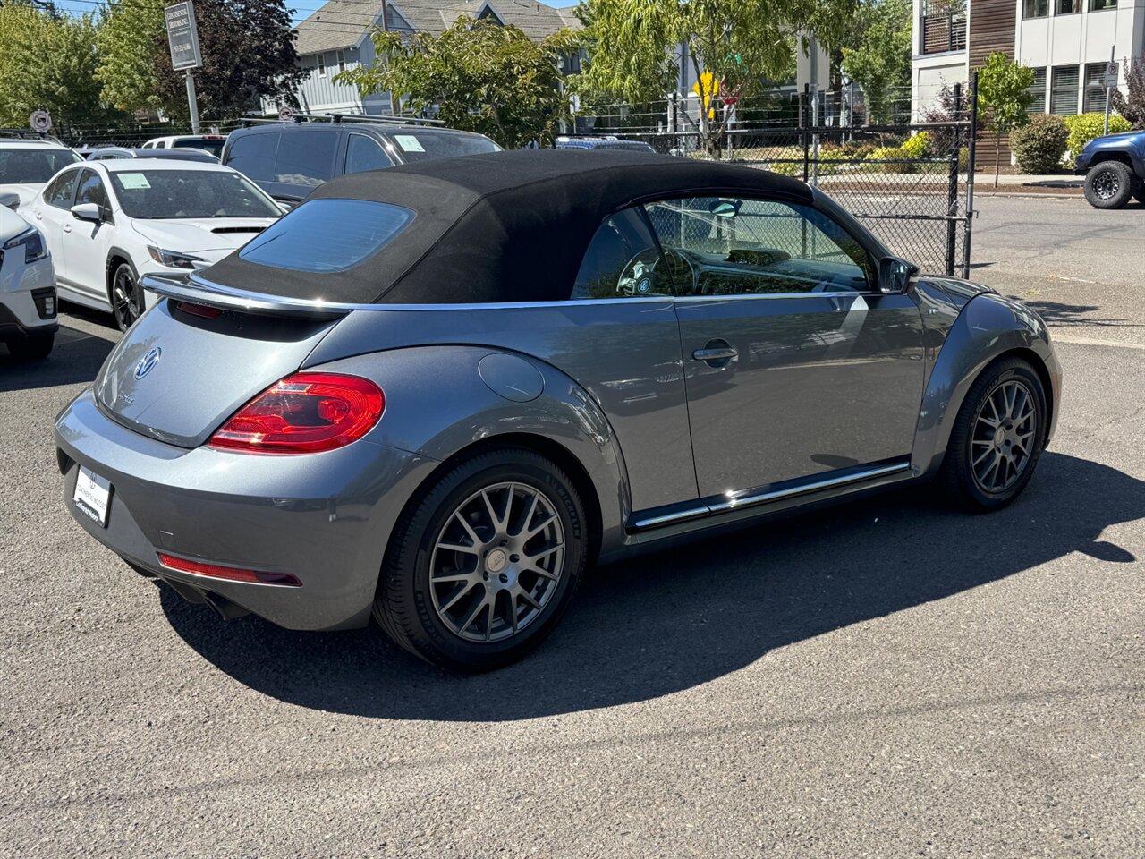 2015 Volkswagen Beetle Convertible R-Line PZEV   - Photo 8 - Portland, OR 97211