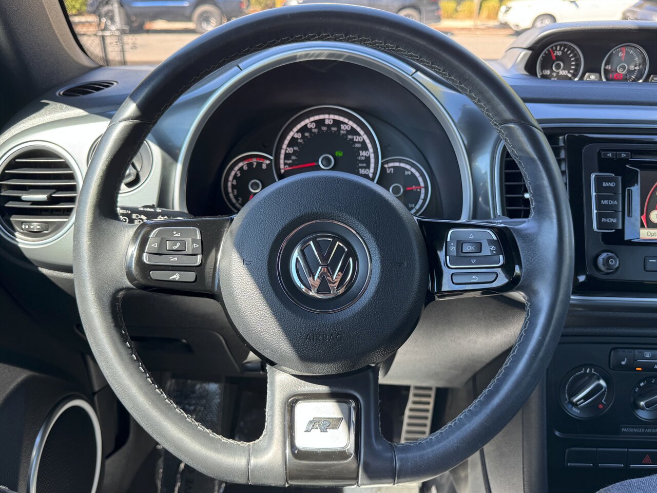 2015 Volkswagen Beetle Convertible R-Line PZEV   - Photo 17 - Portland, OR 97211