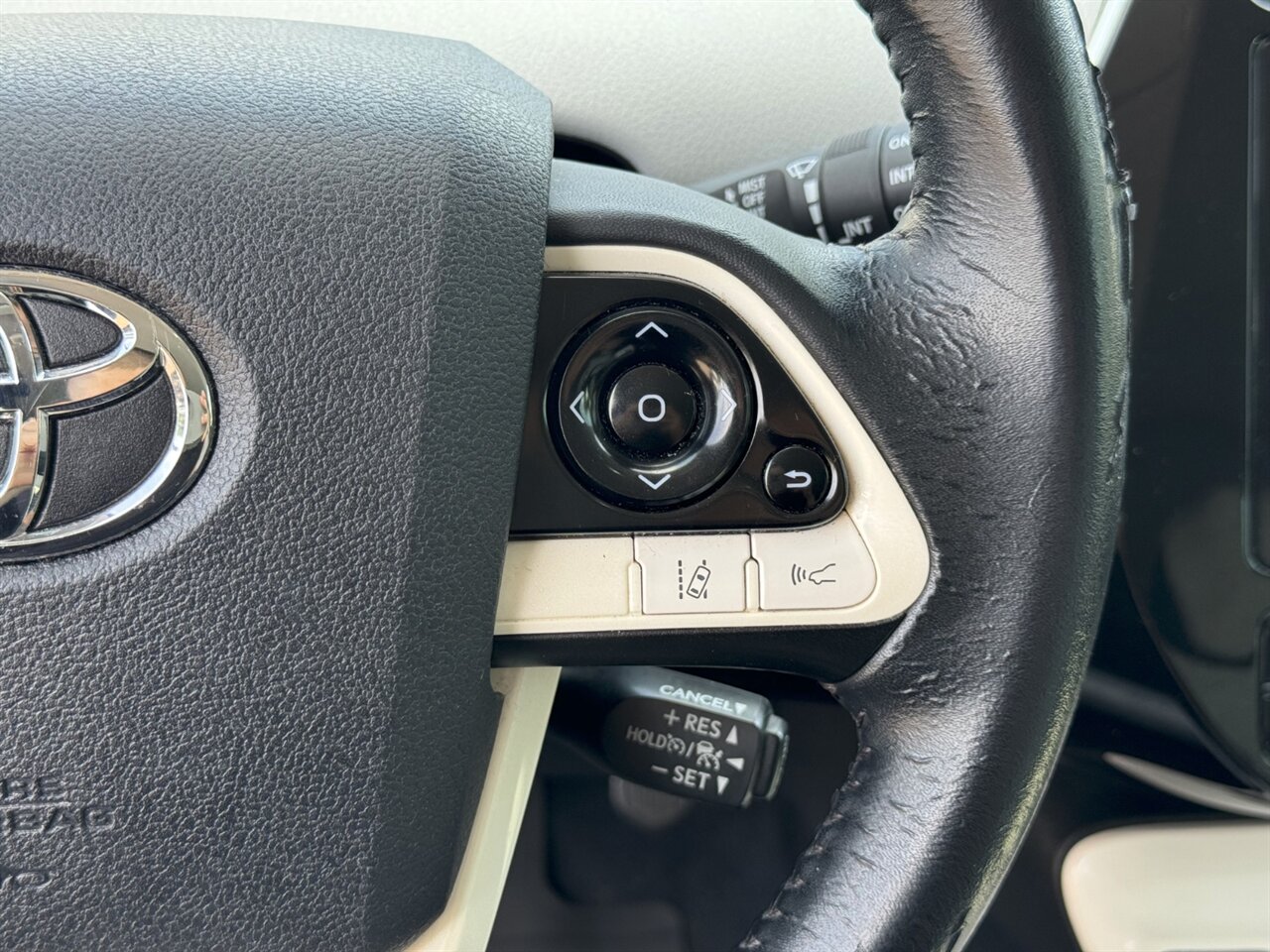 2016 Toyota Prius Three Touring ADAPTIVE CRUISE LEATHER - Photo 20 - Portland, OR 97211