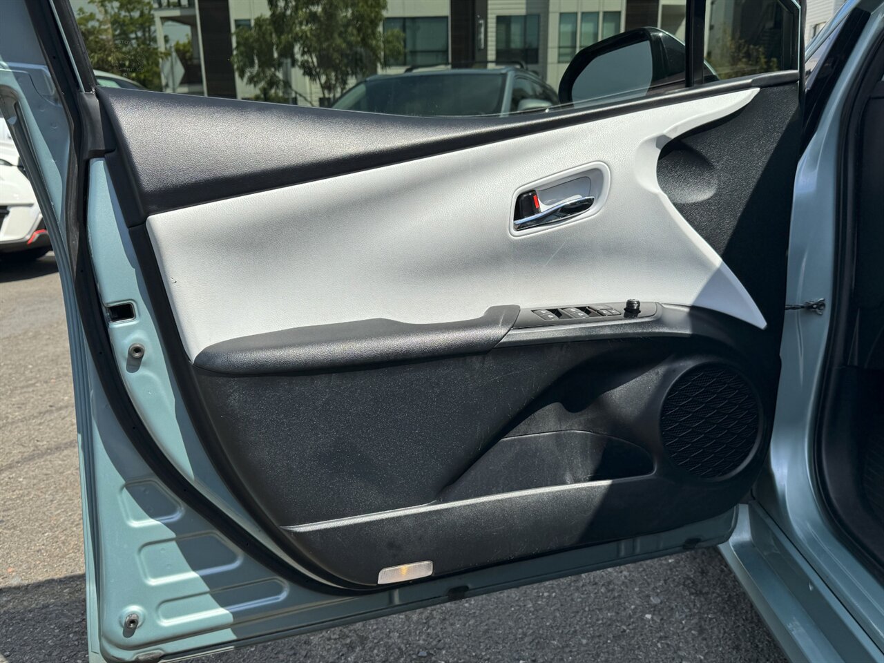 2016 Toyota Prius Three Touring ADAPTIVE CRUISE LEATHER - Photo 12 - Portland, OR 97211