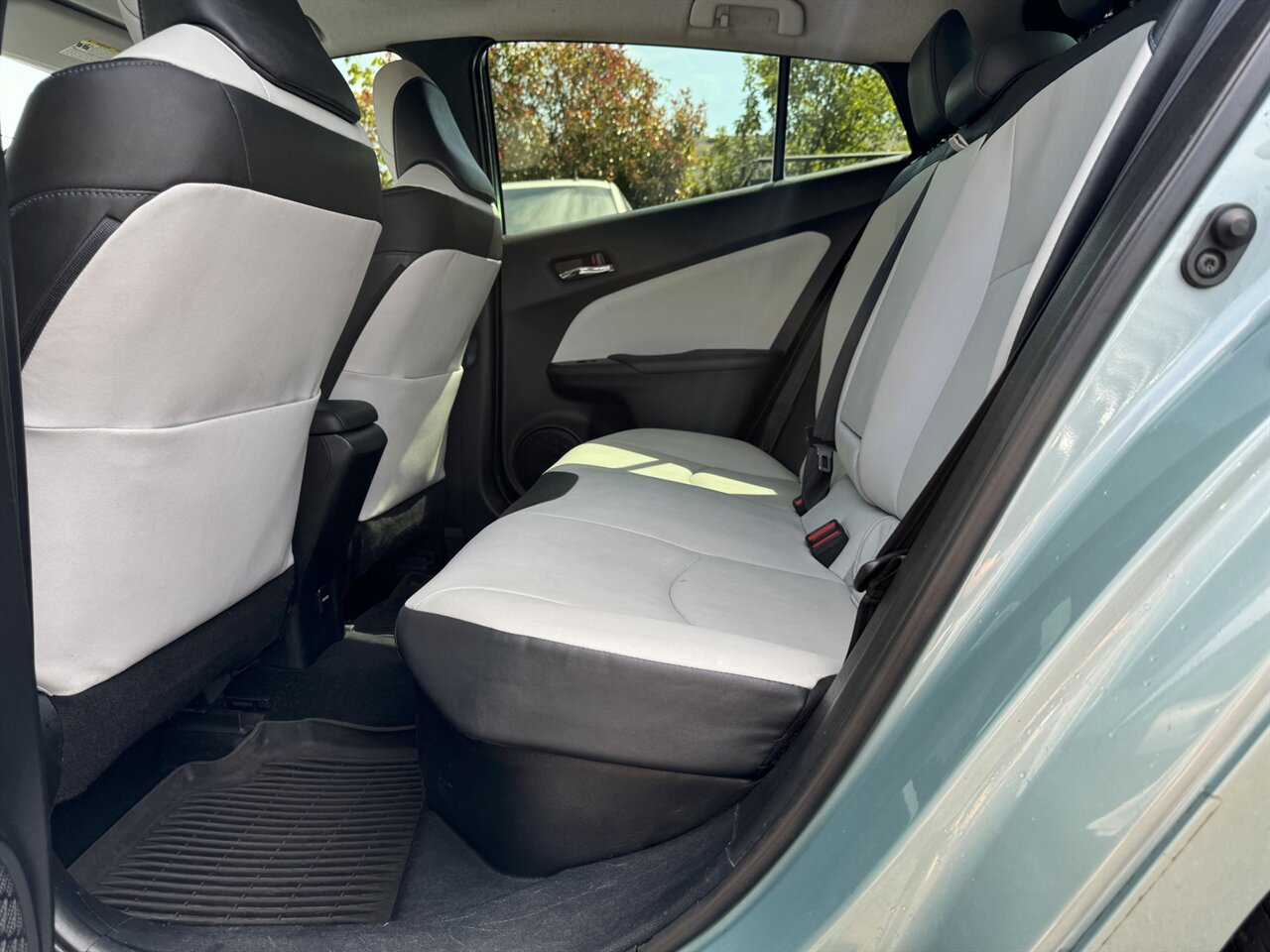 2016 Toyota Prius Three Touring ADAPTIVE CRUISE LEATHER - Photo 13 - Portland, OR 97211