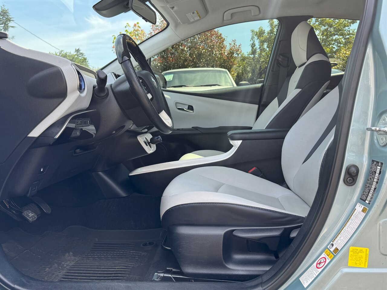 2016 Toyota Prius Three Touring ADAPTIVE CRUISE LEATHER - Photo 11 - Portland, OR 97211