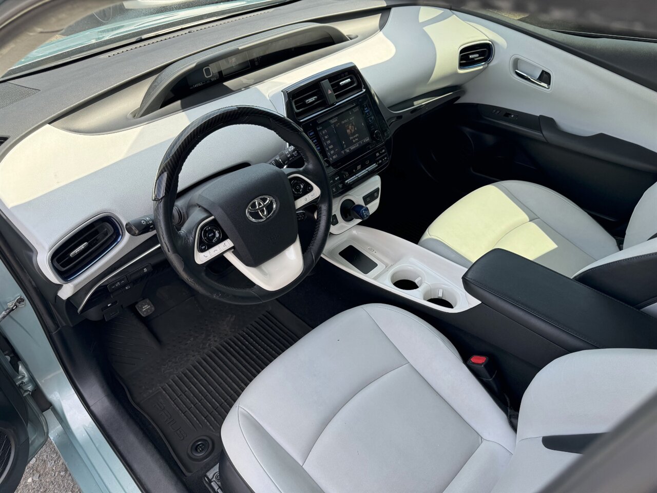 2016 Toyota Prius Three Touring ADAPTIVE CRUISE LEATHER - Photo 2 - Portland, OR 97211