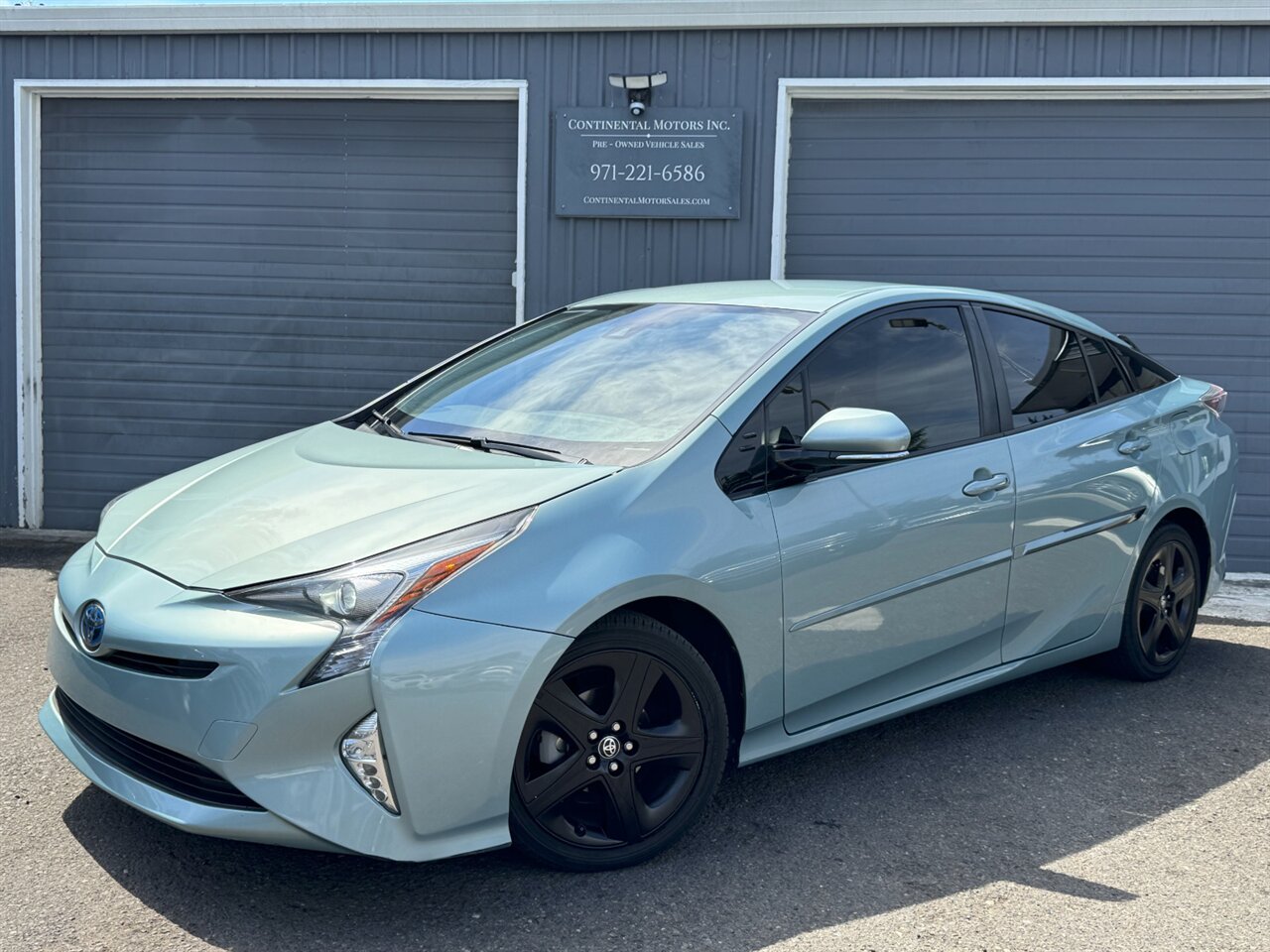 2016 Toyota Prius Three Touring ADAPTIVE CRUISE LEATHER - Photo 1 - Portland, OR 97211
