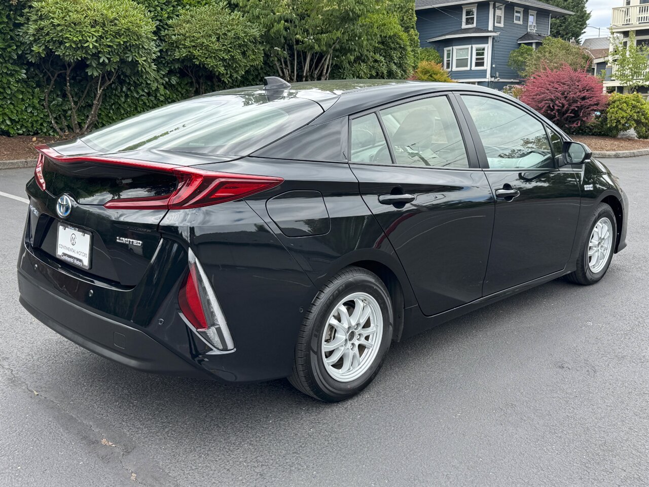 2021 Toyota Prius Prime Limited - Photo 8 - Portland, OR 97211