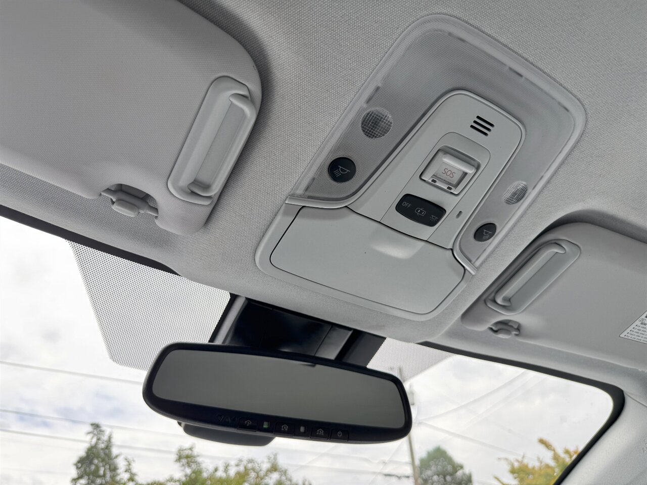 2021 Toyota Prius Prime Limited - Photo 31 - Portland, OR 97211