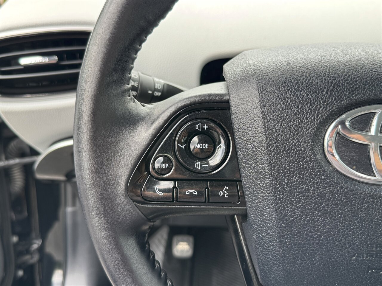 2021 Toyota Prius Prime Limited - Photo 24 - Portland, OR 97211