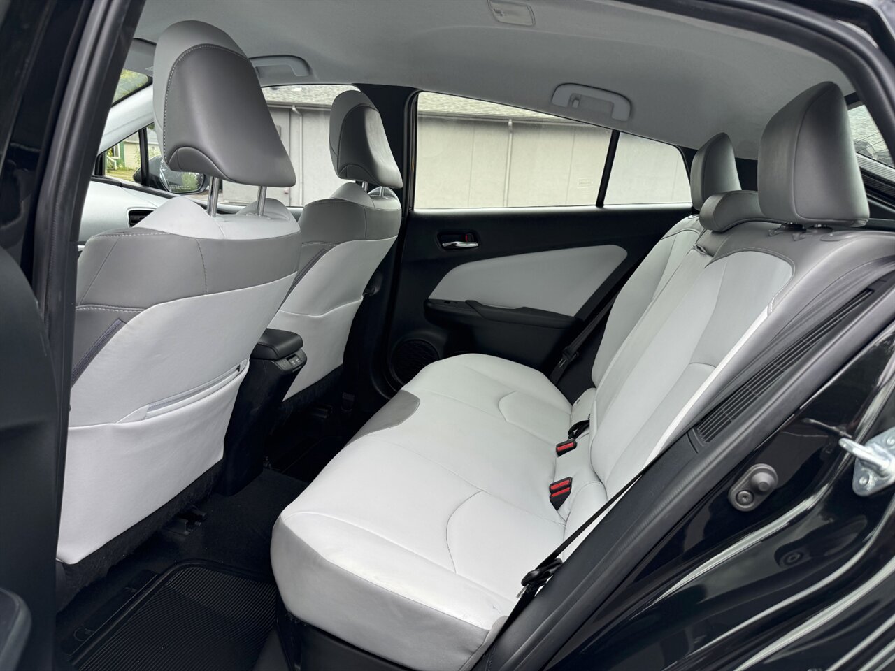2021 Toyota Prius Prime Limited - Photo 13 - Portland, OR 97211