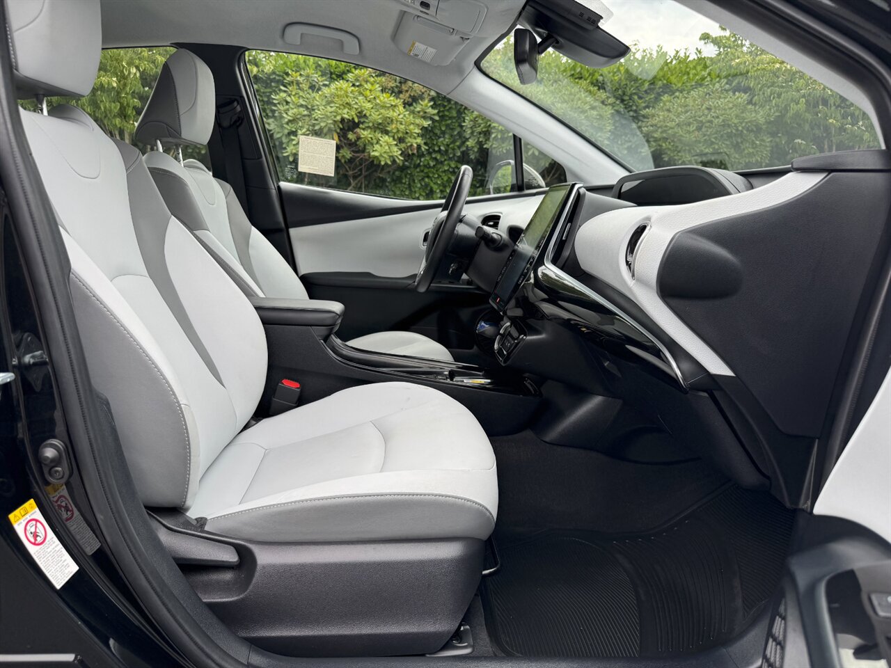 2021 Toyota Prius Prime Limited - Photo 18 - Portland, OR 97211
