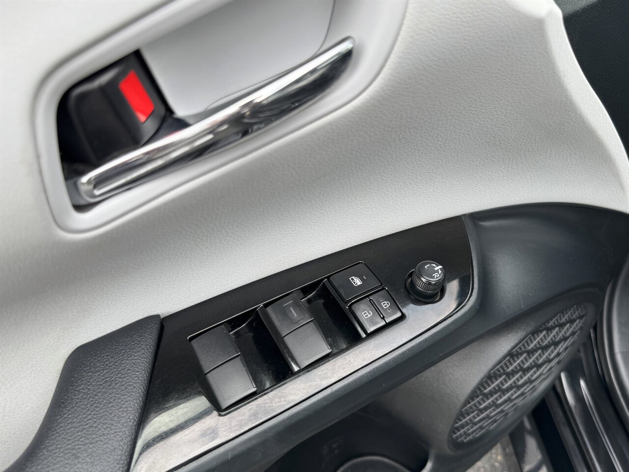 2021 Toyota Prius Prime Limited - Photo 20 - Portland, OR 97211