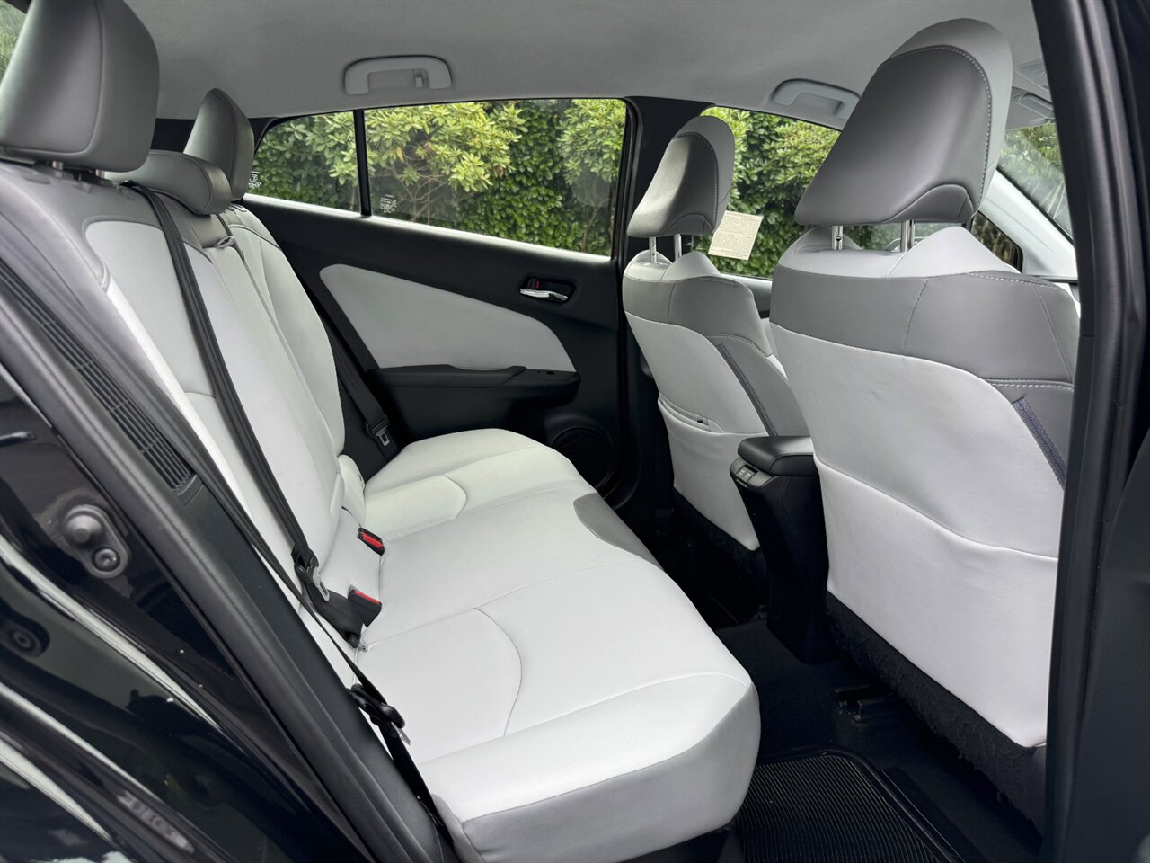 2021 Toyota Prius Prime Limited - Photo 16 - Portland, OR 97211