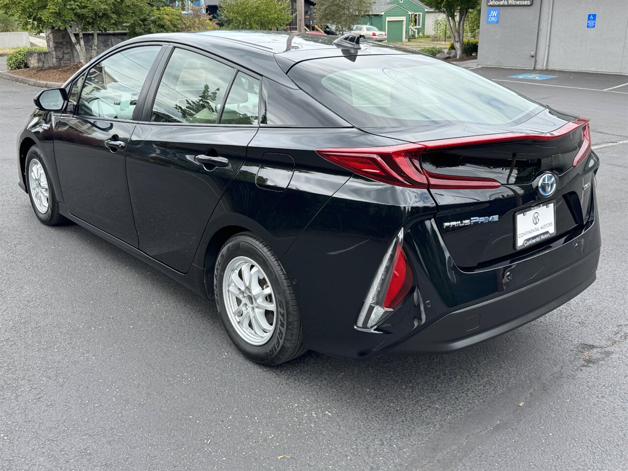2021 Toyota Prius Prime Limited - Photo 10 - Portland, OR 97211
