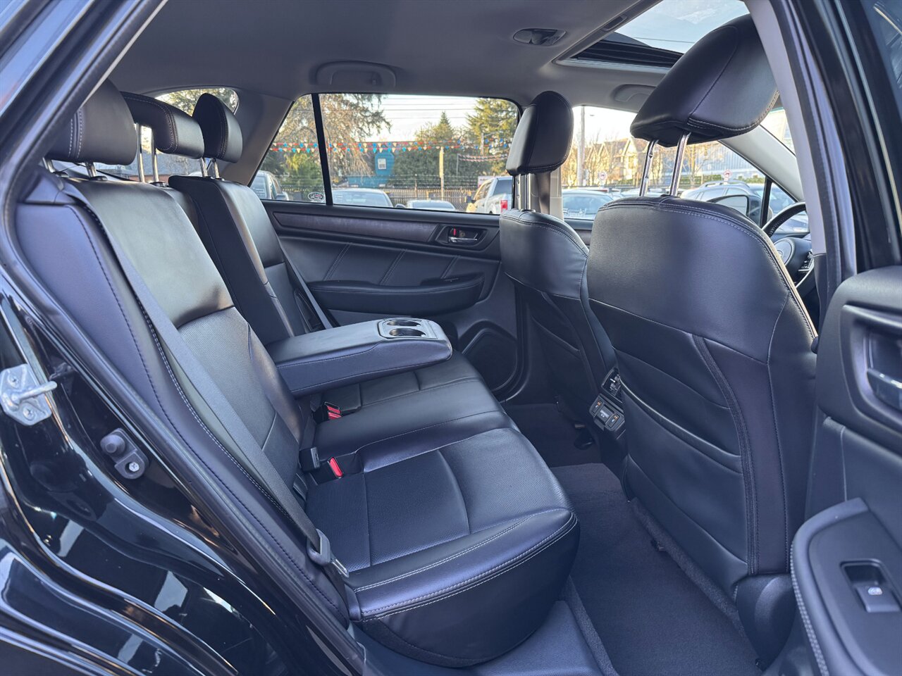 2018 Subaru Outback 2.5i Limited EYESIGHT BLIS LEATHER   - Photo 18 - Portland, OR 97211