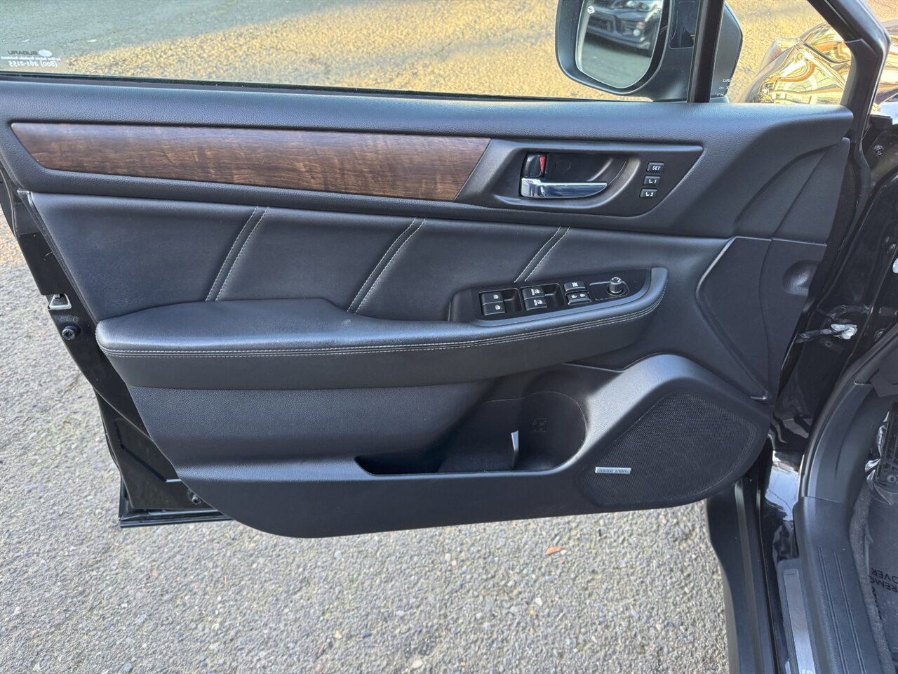 2018 Subaru Outback 2.5i Limited EYESIGHT BLIS LEATHER   - Photo 12 - Portland, OR 97211