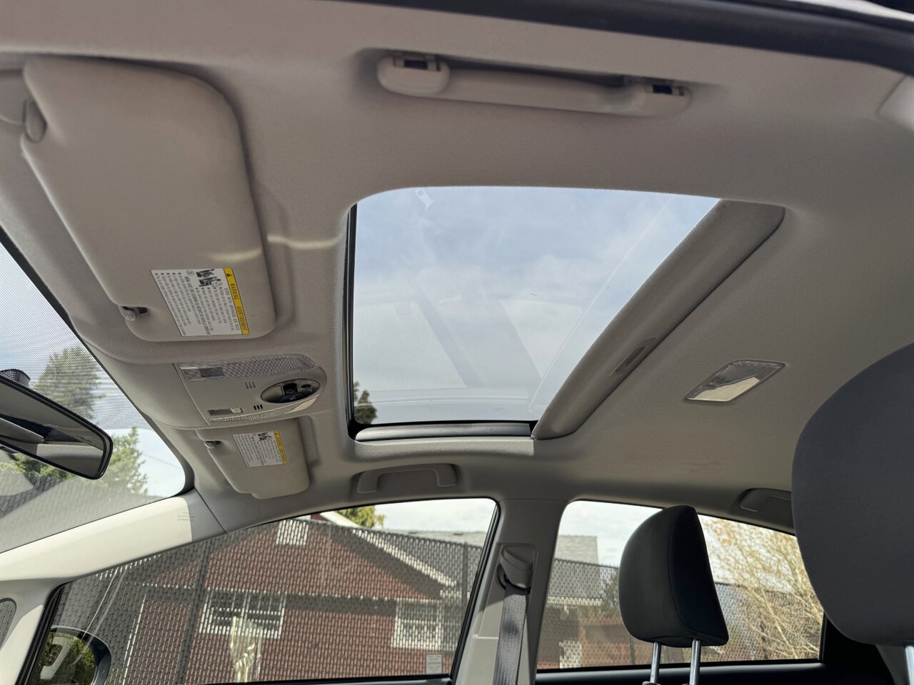 2012 Toyota Prius Three SUNROOF BACKUP CAMERA   - Photo 18 - Portland, OR 97211