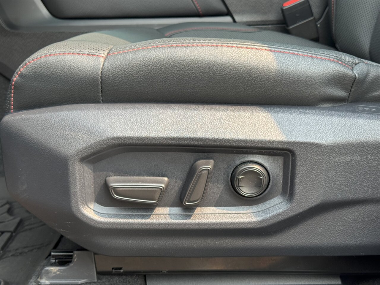 2025 Toyota Sequoia TRD Pro   - Photo 26 - Portland, OR 97211