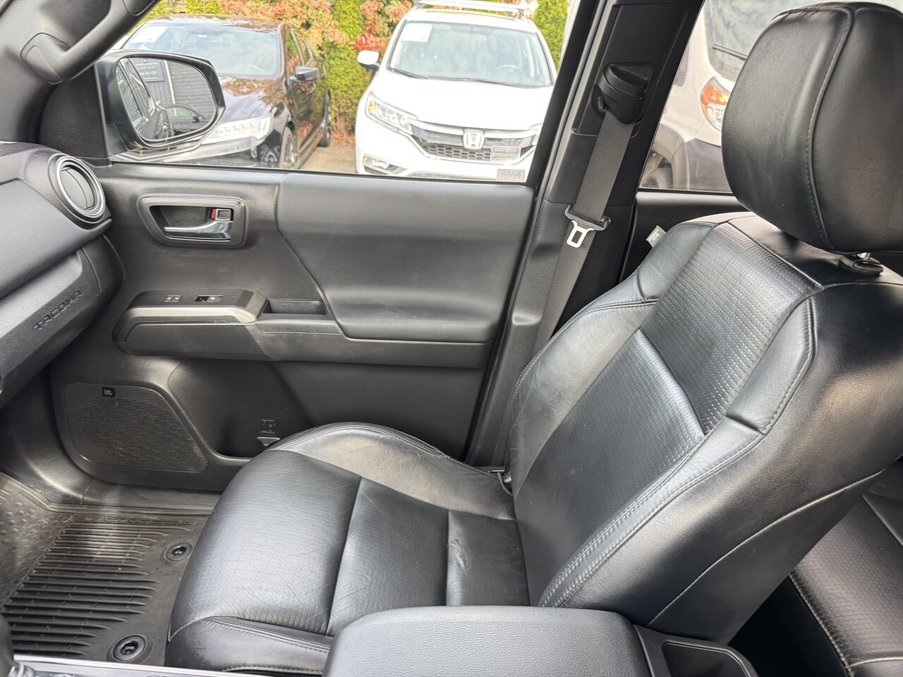 2023 Toyota Tacoma TRD Off-Road   - Photo 25 - Portland, OR 97211